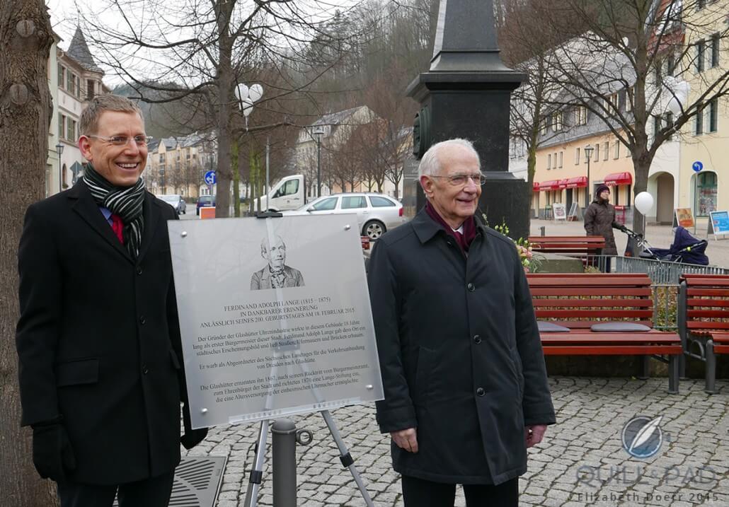 Glashütte Mayor Markus Dressler (left) and Walter Lange unveil a new plaque commemorating the 200th anniversary of Ferdinand Adolph Lange’s birthday