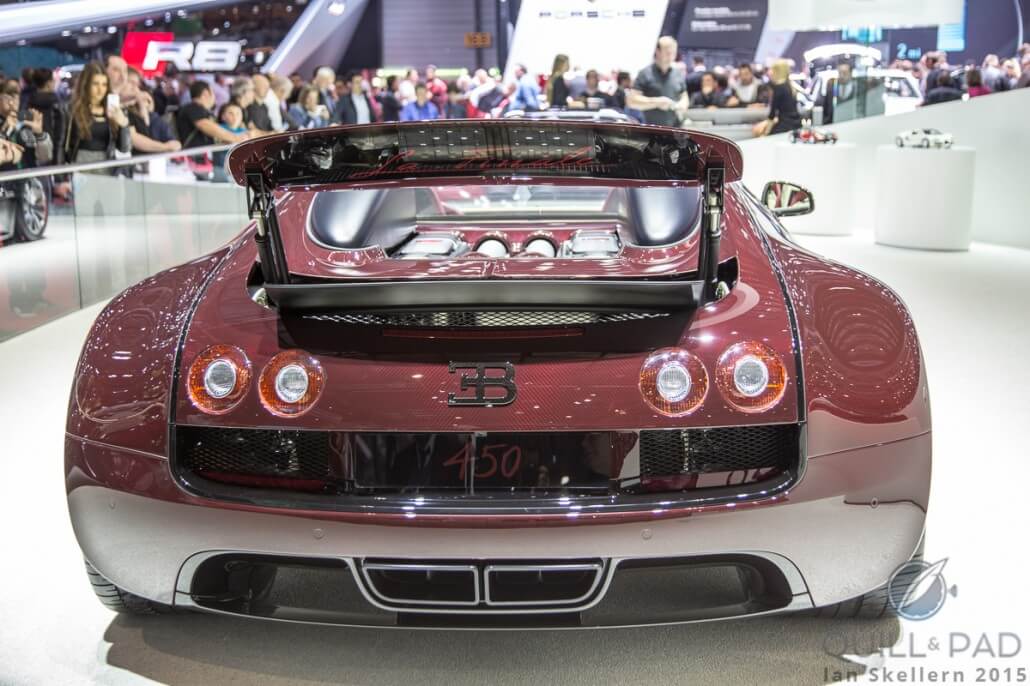 The Bugatti Veryon looks sensatational from any angle