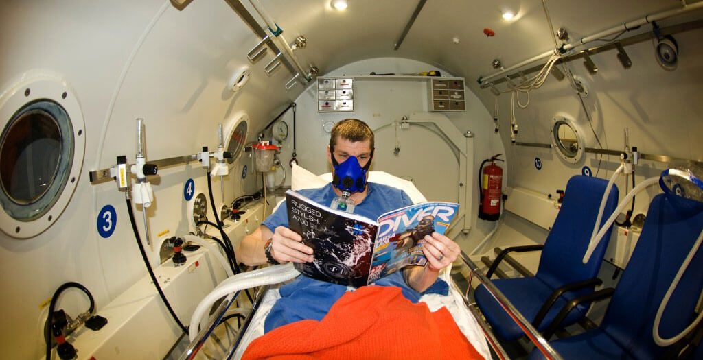Professional divers can spend many hours and even days in high-pressure decompression chambers