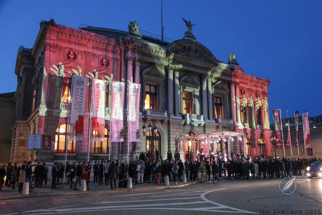 Guests ready to enter the Geneva Opera House for the 2015 Grand Prix d’Horlogerie de Genève