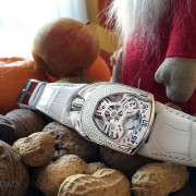 A Urwerk UR-106 would be a welcome addition under any horophile's Christmas tree