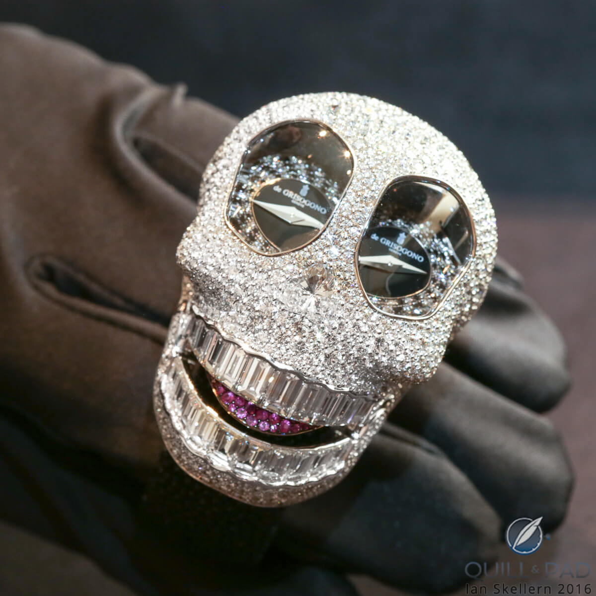 De Grisogono Skull with time-telling eyes