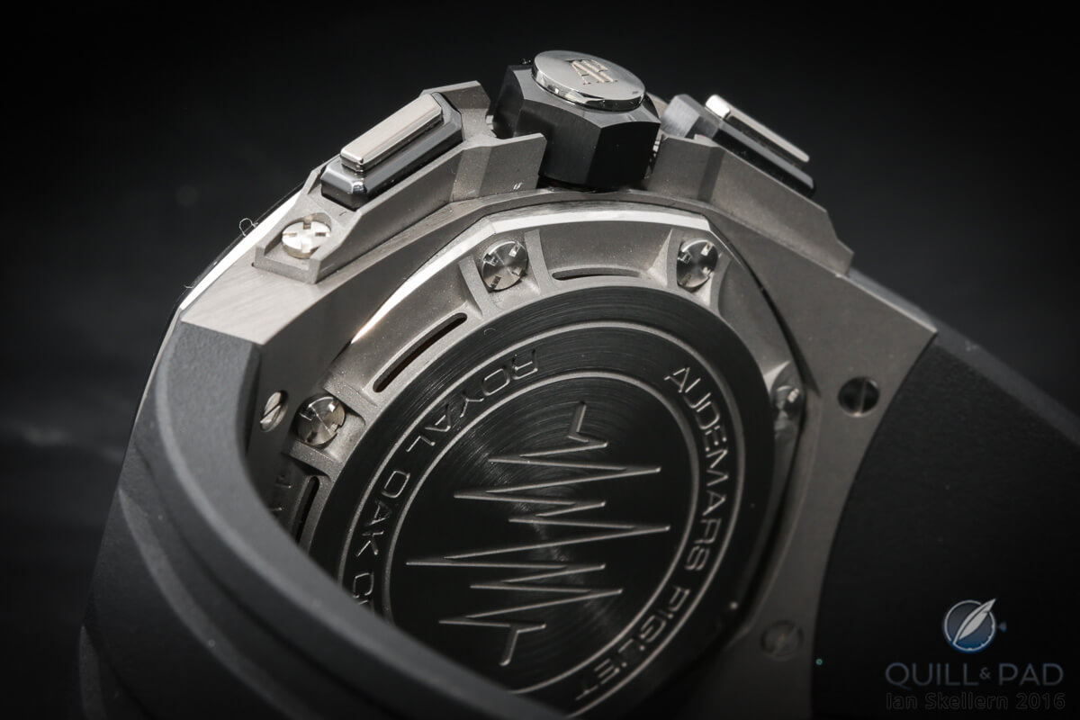 You can see the slots around the edge of the caseback that allow the sound to escape easily and in a focused direction (towards the ear), Audemars Piguet Royal Oak Concept Supersonnerie