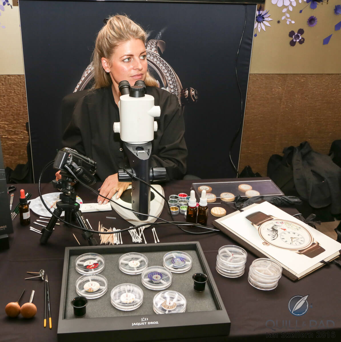 Demonstration of miniature painting with enamel by Jaquet Droz at SalonQP 2016