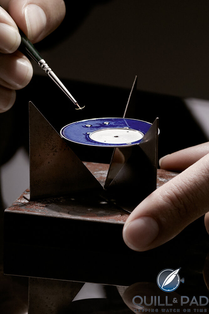 Delicately making a Jaquet Droz paillonnée dial