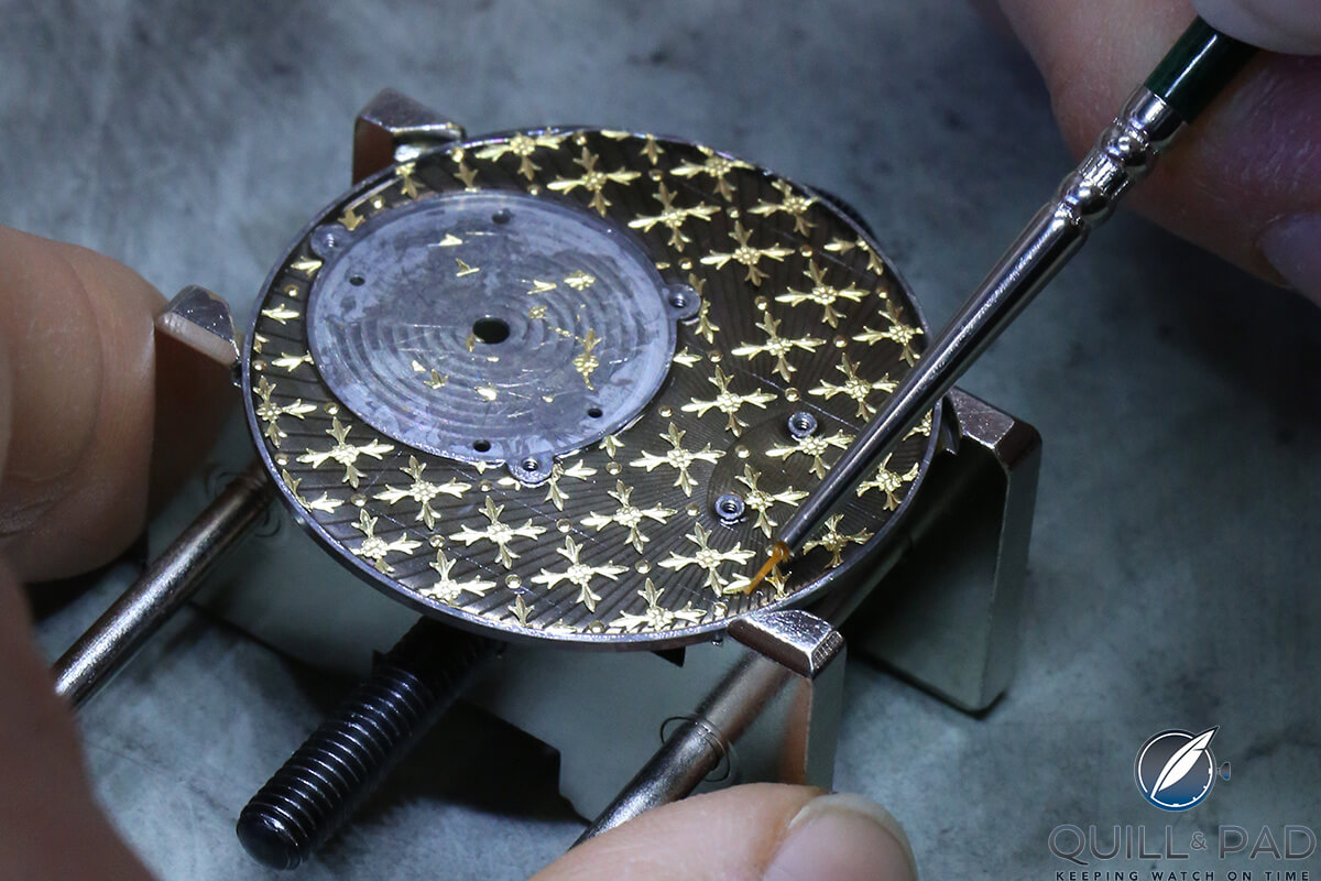 Making a Jaquet Droz paillonnée dial