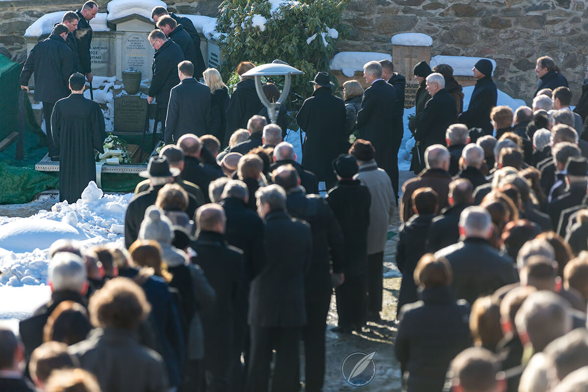 Well wishers paying their respects at the funeral of Walter Lange in Glashütte on January 27, 2017