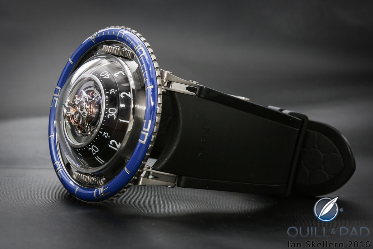 View though the domed display of MB&F HM7 Aquapod