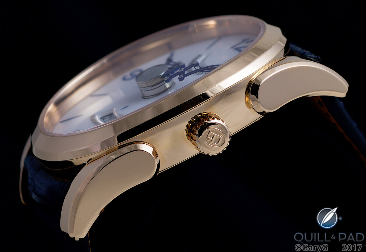 Clear distinction? Sinuous curves and shapes of the Parmigiani Ovale Pantographe