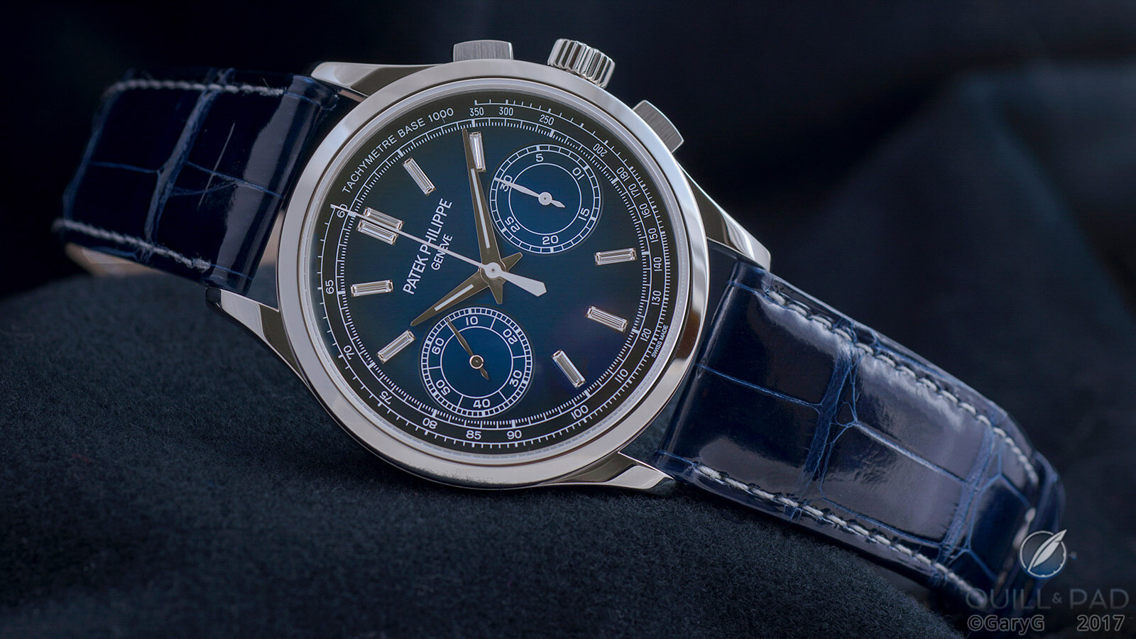 To bling or not to bling: diamond details in the form of batons on the Patek Philippe Reference 5170P