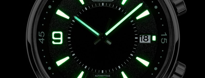 Lume shot: Jaeger-LeCoultre Polaris Date glowing in the dark