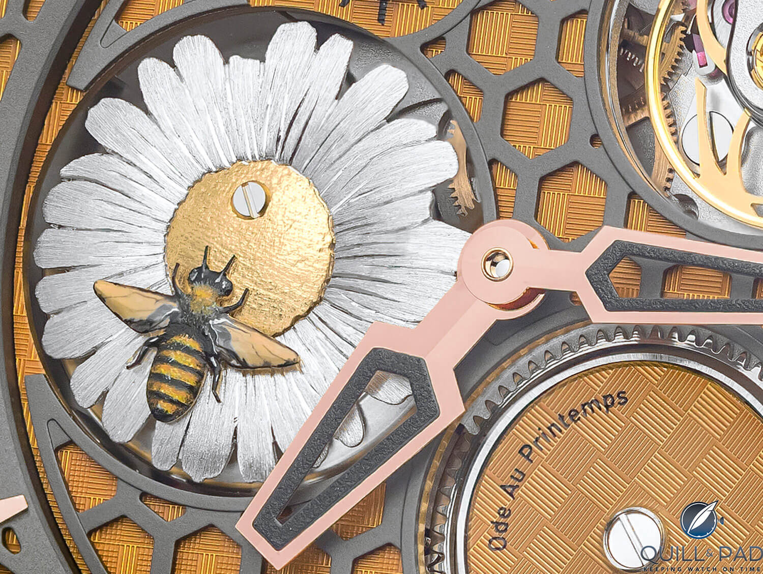Close up look at the bee and daisy on the Schwarz-Etienne Ode Au Printemps Roswell