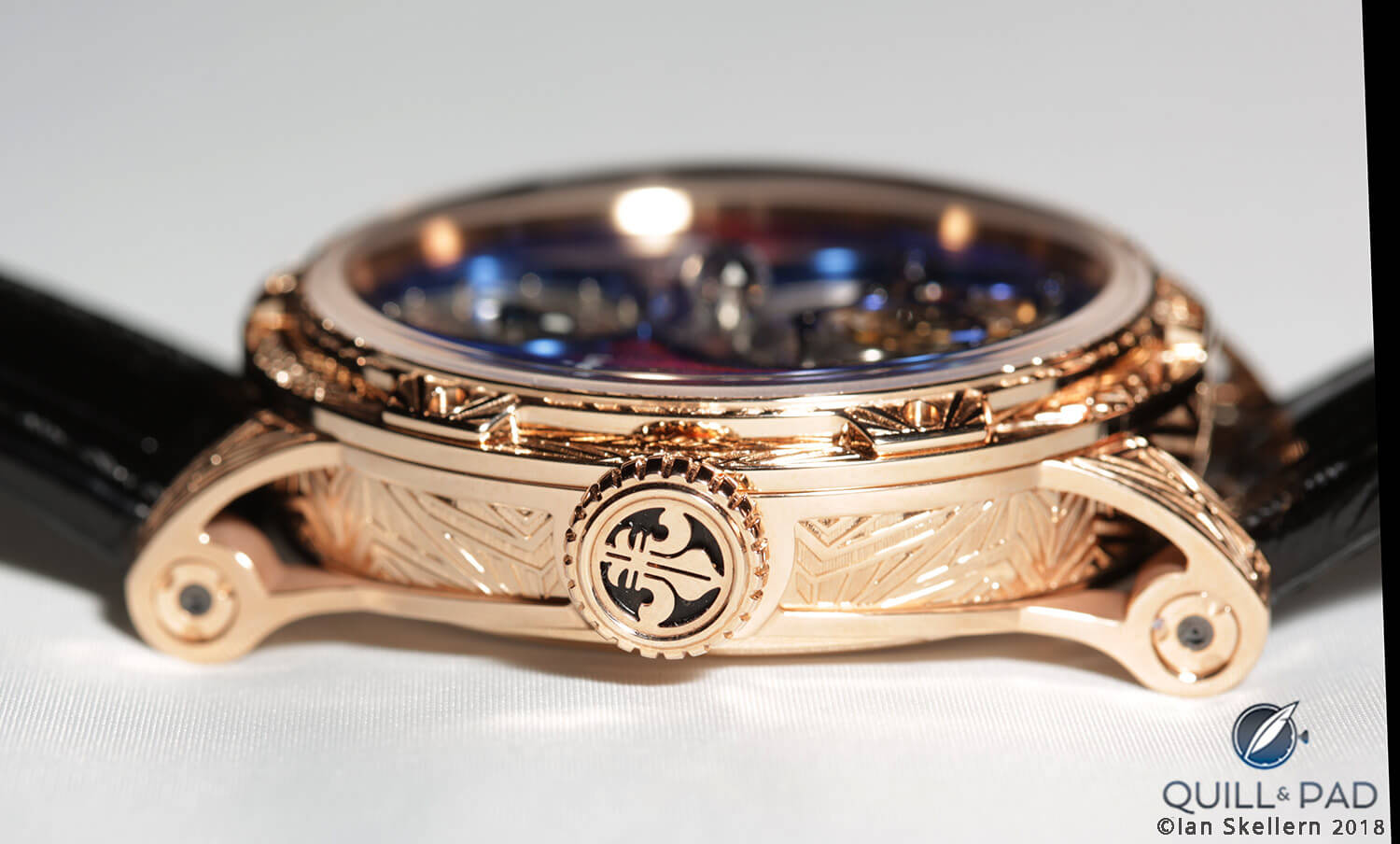 Engraved bezel, caseband and crown of the Louis Moinet Spacewalker