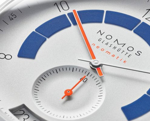 Nomos Autobahn curved dial details