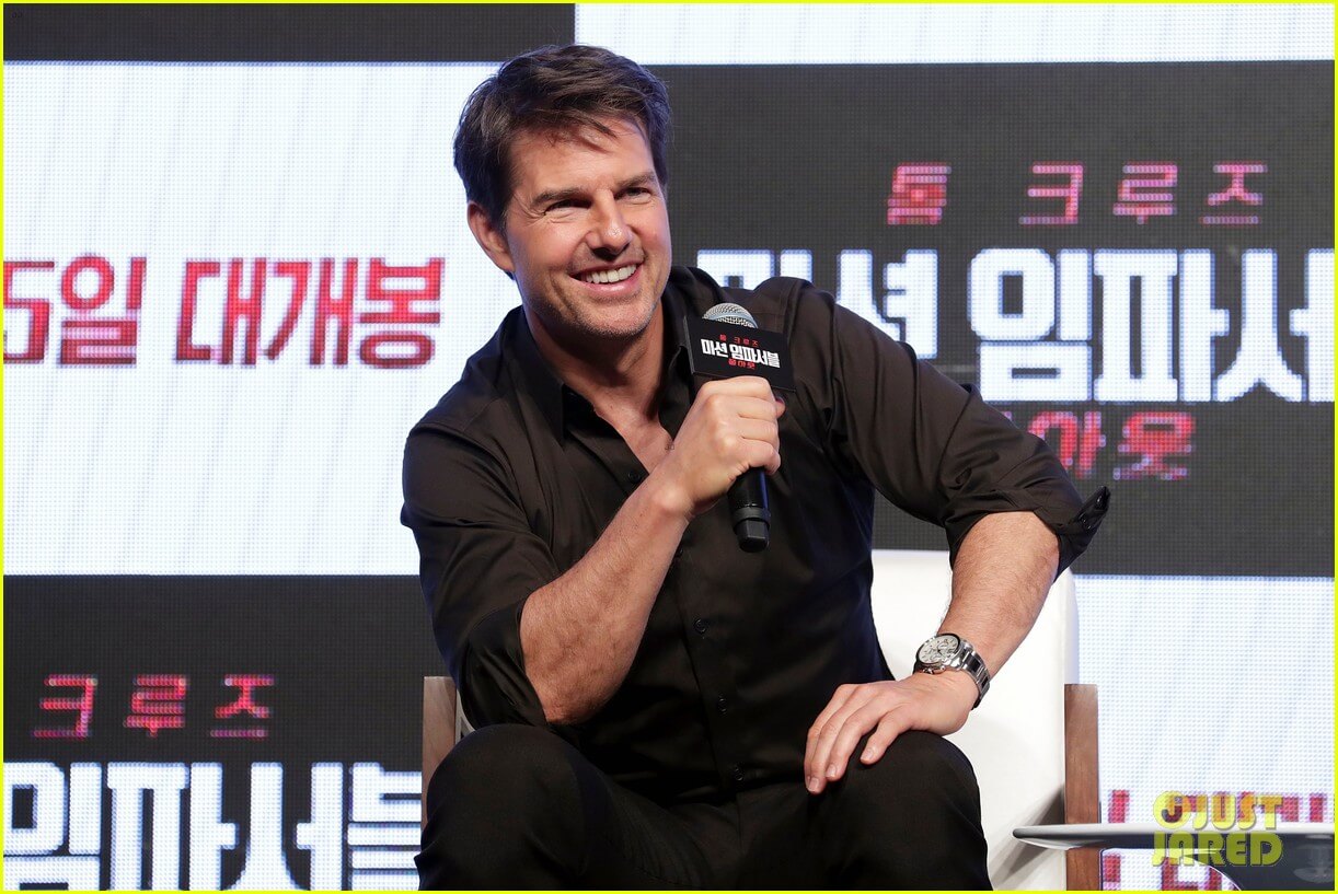 Tom Cruise in in South Korea promoting Mission: Impossible Fallout wearing a Calibre de Cartier Chronograph