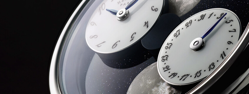 Close up look at the Hermès Arceau L’Heure De La Lune with aventurin dial