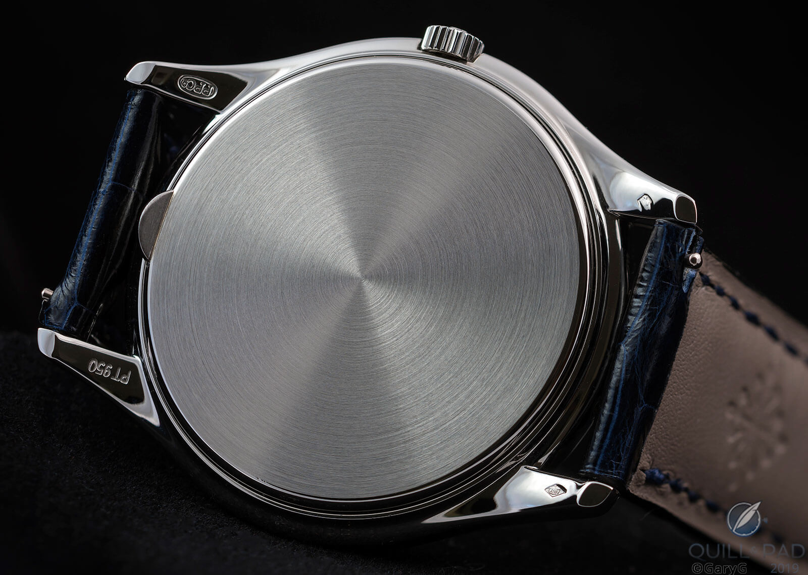 Move along, nothing to see here folks: solid case back, Patek Philippe Reference 3940P
