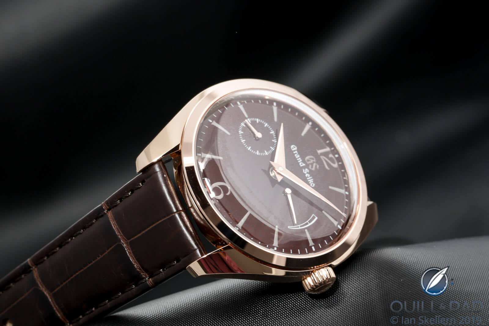 Grand Seiko's Urushi Dials Give The Elegance Collection A Competitive Edge  (And Eye Candy) - Quill & Pad